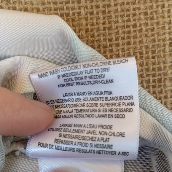 BCBGMaxAzria Keyhole Tie Halter Top Sz S - Picture 7 of 7